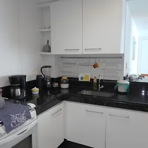 https://lindo-apartamento-50m-da-praia-do-forte.cabofriohotels.org